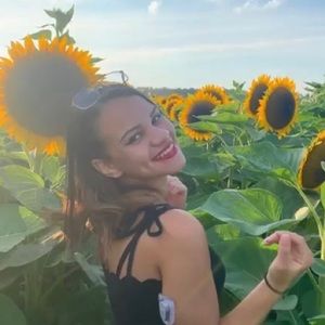 Meet your Posher, Marcela